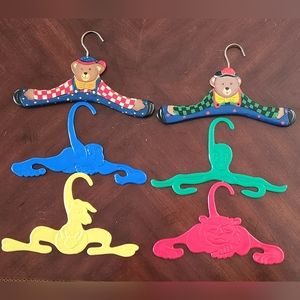 6 Children's Hangers